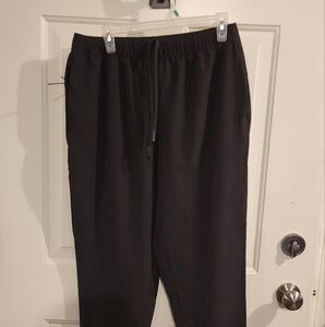 Mens black medium GAP fit tapered track pants. NWOT